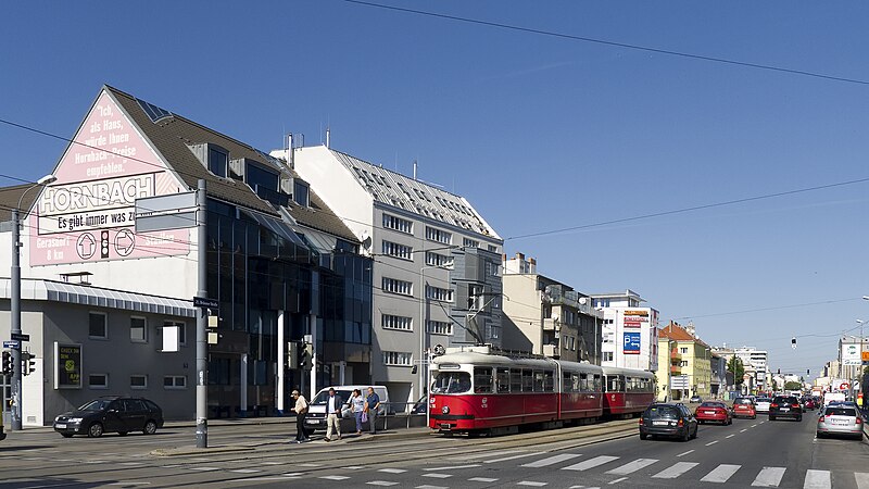 File:Wien Linie 31 18 Shuttleworthstraße a.jpg