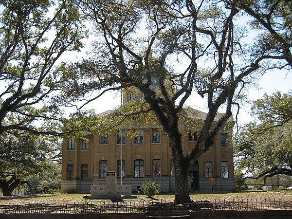 Image: Wikinson County Mississippi Courthouse