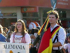 XXXIV Fiesta Nacional del Inmigrante - desfile - colectividad alemana.JPG
