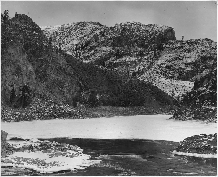 File:"A bulge in the ice at Hell Gate on the Columbia River caused by the accumulation of floe ice piling up at this point." - NARA - 294272.tif