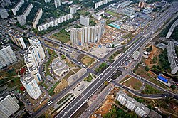 Intercambio de dos niveles en la intersección de la calle Rossoshanskaya con la autopista Varshavskoe y la calle Academician Yangel