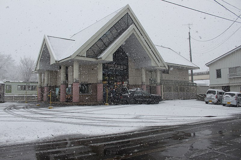 File:戸狩野沢温泉駅 - panoramio.jpg