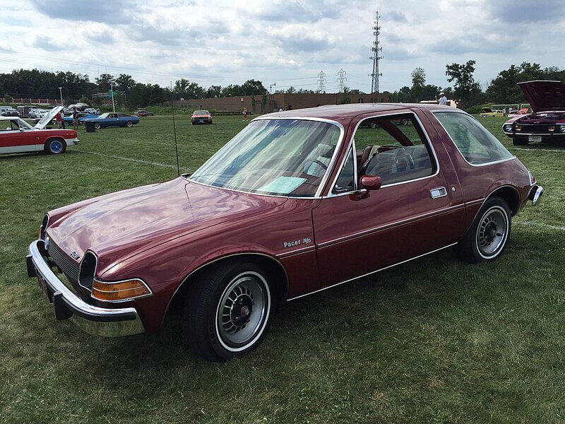 File:1975 AMC Pacer DL coupe in Autumn Red at 2015 AMO show 01of12.jpg