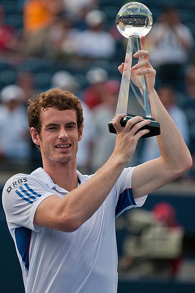 Murray lifting the 2010 Rogers Cup trophy
