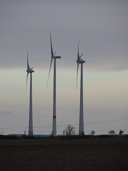 File:20141220 xl Windkraftanlage-WKA-in-der-Naehe-Prenzlau-Uckermark-1819.jpg