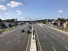 View south along Route 440, the largest and busiest highway in Perth Amboy 2021-08-24 13 58 10 View south along New Jersey State Route 440 and Middlesex County Route 501 (Middlesex Freeway) from the pedestrian overpass between Lawrence Street and Grove Street in Perth Amboy, Middlesex County, New Jersey.jpg