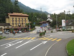 Intersection à Innertkirchen entre la H 11 pour le Susten et la H 6 pour le Grimsel.