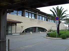 Aeroport de Toulon-Hyères terminal.JPG