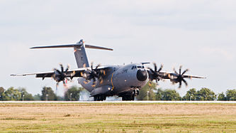 English: Airbus A400M (EC-404; MSN 004) landing at ILA Berlin Air Show 2012. Deutsch: Airbus A400M (EC-404; MSN 004) bei der Landung auf der ILA Berlin Air Show 2012.