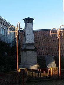 Annezin - Monument aux morts.JPG