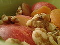 Apple and nuts - Manzana y nueces (5083405568).jpg