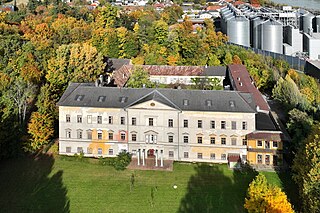 <span class="mw-page-title-main">Aschach an der Donau</span> Place in Upper Austria, Austria