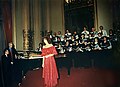 Aszódi Mária és a Coral Hungaria Buenos Aires-ben, a Teatro Colón Aranytermében 1998-ban