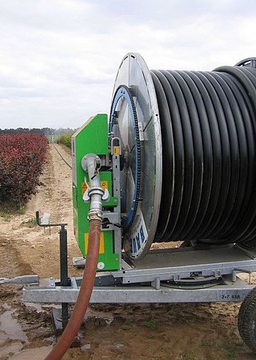 File:AutomaticlyOperatingIrrigationReel.jpg