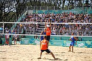 Deutsch: Beachvolleyball bei den Olympischen Jugendspielen 2018; Tag 11, 17. Oktober 2018; Jungen,Finale – Niederlande (Matthew Immers/Yorick de Groot)-Schweden (David Åhman/Jonatan Hellvig) 0:2 (20–22/15–21) English: Beach volleyball at the 2018 Summer Youth Olympics at 17 October 2018 – Final – Netherlands (Matthew Immers/Yorick de Groot)-Sweden (David Åhman/Jonatan Hellvig) 0:2 (20–22/15–21)