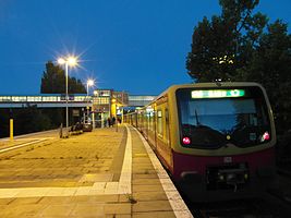 Uitzicht over het perron naar het oosten