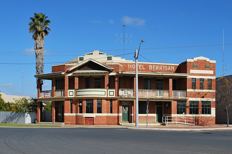 File:Berrigan Hotel 101.JPG