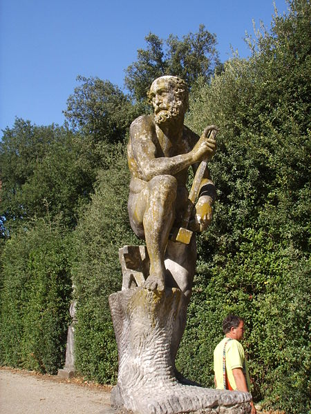 File:Boboli, emiciclo statua di vulcano 01.JPG