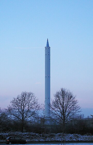 File:Bremen Fallturm 2006 by-RaBoe.jpg