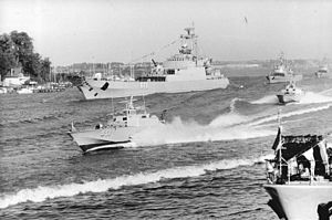 Bundesarchiv Bild 183-U1004-0015, Rostock, Flottenparade, Schnellboote.jpg