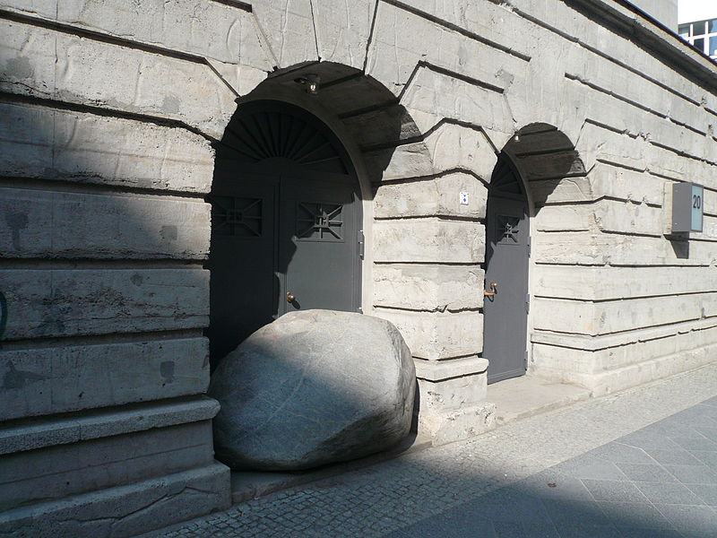 File:Bunker Berlin Door.JPG