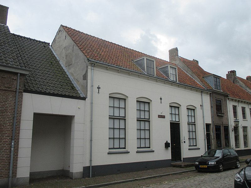 File:Buren Pastorie-oude school Herenstraat 16.jpg