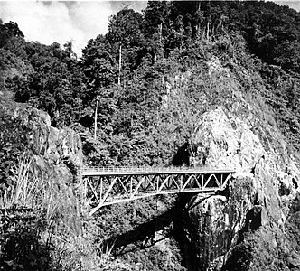 Jembatan di jalan lewat selatan Semeru (1937)