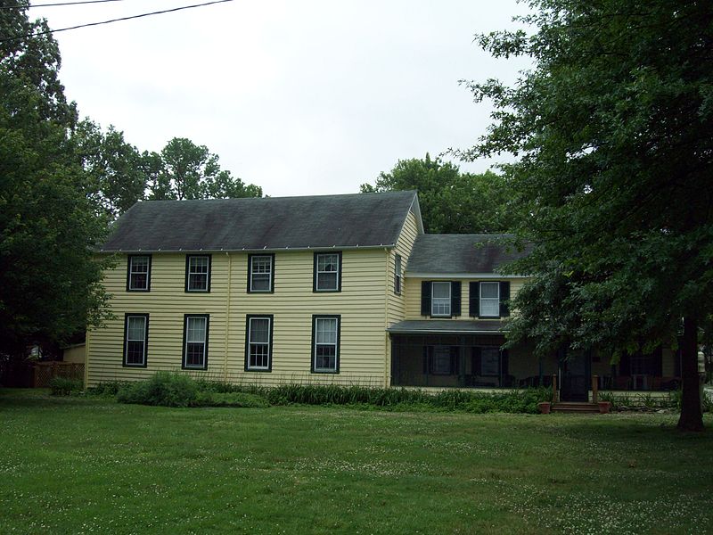 File:Capt. Salem Avery House May 10.JPG