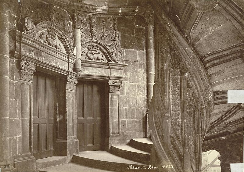 File:Château de Blois, Staircase (Interior) (3486759412).jpg