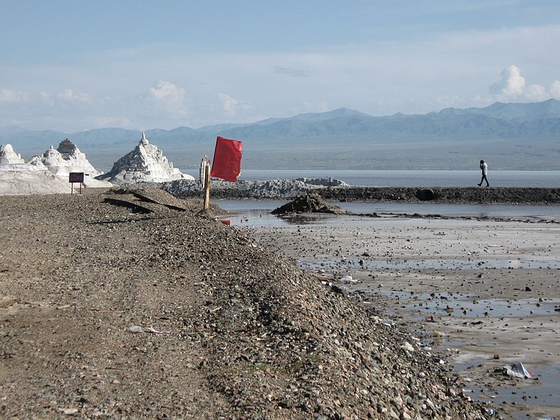 File:Chaka Salt Lake 茶卡盐湖 - panoramio (2).jpg