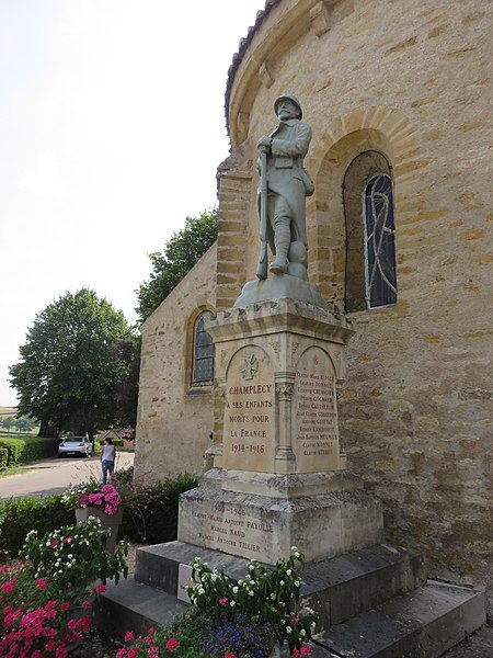 File:Champlecy - Monument aux morts 1 (juil 2019).jpg