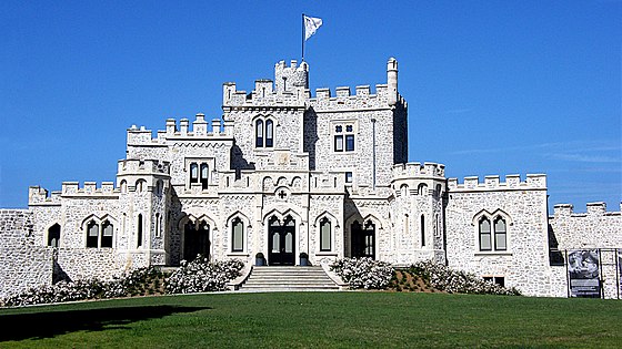 Le castle. Шато Кале. Замок в Кале Франция. Chateau d 'Ollieres Rose 2020. Condette.