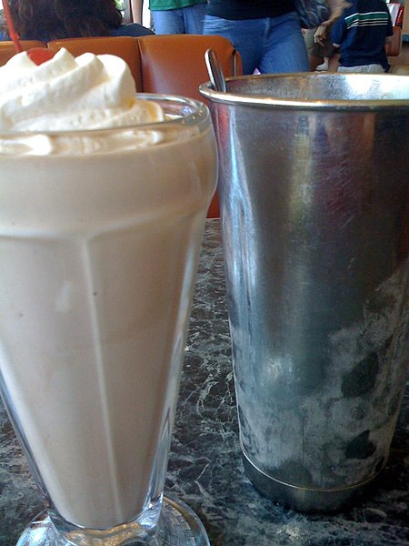 File:Chocolate Milkshake at Bobs Big Boy.jpg