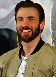 Chris Evans – tisková konference Captain America 2 (cropped2).jpg