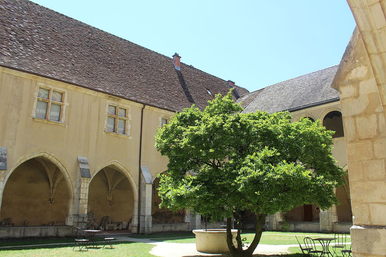 Bourg-en-Bresse  -  Monastère royal de Brou 1280px-Clo%C3%AEtre_H%C3%B4tes_Brou_4