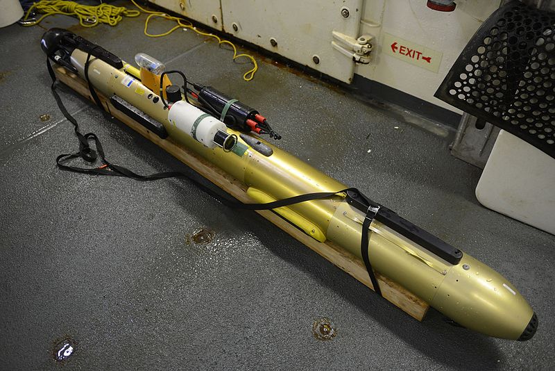 File:Coast Guard deploys Autonomous Underwater Vehicle for Arctic science mission 140820-G-ZR723-001.jpg