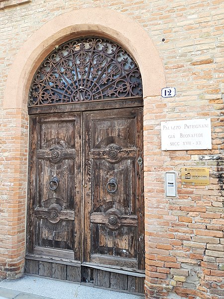 File:Comacchio - Palazzo Patrignani - ingresso.jpg