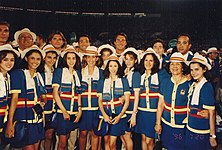 Almudena (cuarta) cola seleición española nel desfile inaugural de Xuegos Olímpicos d'Atlanta (1996).