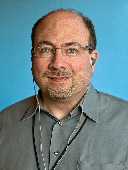 File:Craig Newmark, 2011 (cropped).jpg