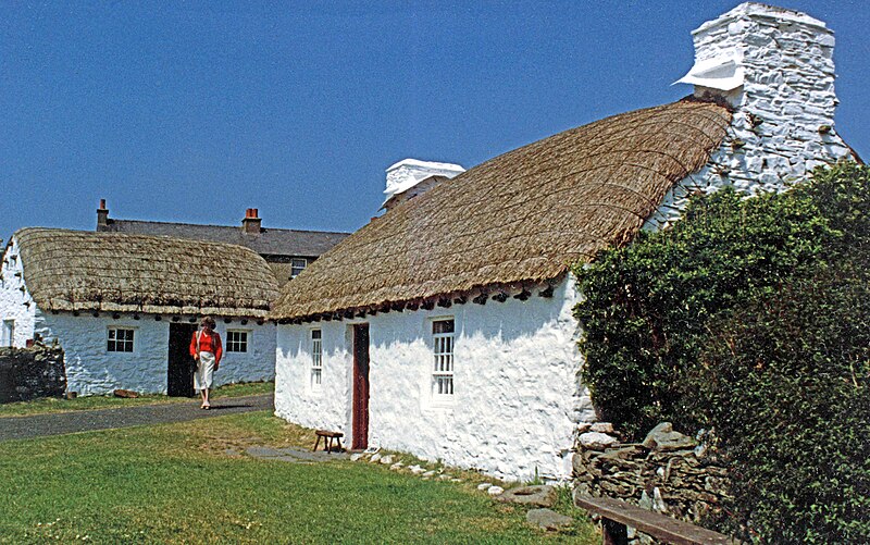 File:Cregneash Folk Museum 1988.jpg