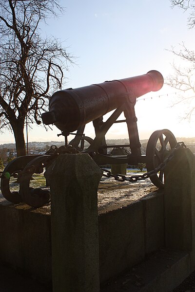 File:Crimea Memorial, Lisburn, November 2010 (03).JPG