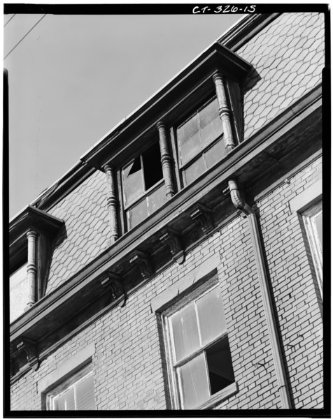 File:DETAIL OF DORMER, 124-132 MAIN STREET - Exchange Block, 108-150 Main Street, Middletown, Middlesex County, CT HABS CONN,4-MIDTO,8-15.tif