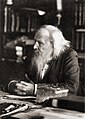 Dmitrij Ivanovič Mendělejev (1834-1907), objevitel periodického zákona a periodické tabulky prvků.
