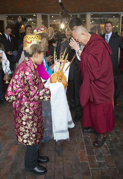File:Dalai Lama Boston 2012 (8091511283).jpg