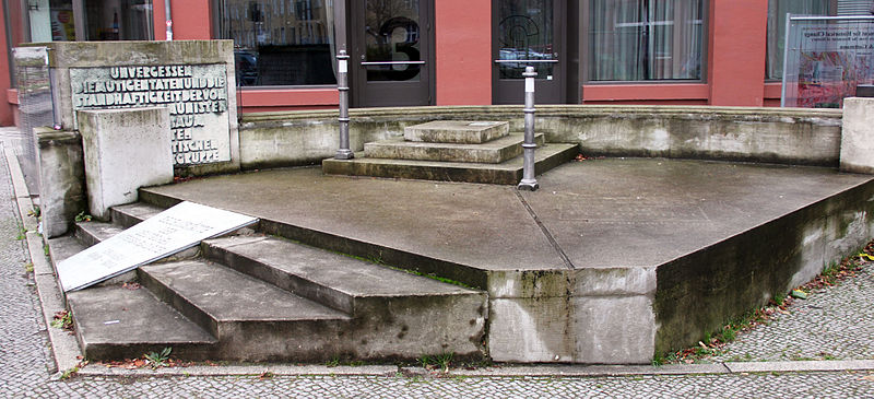 File:Denkmal Linienstr 14 (Mitte) Deutsche Interbrigadisten.jpg