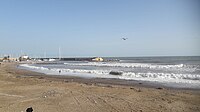 El dia després del temporal Glòria les destrosses eren notables i el mar s'havia endut bona part de la platja, però feia bon temps i les onades eren espectaculars.