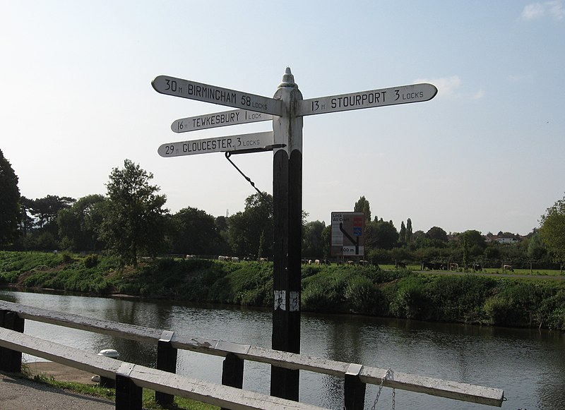 File:Direction Sign, River Severn. - panoramio.jpg