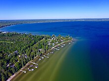 Dodge Titik pada Mullett Danau di Cheboygan, MI.jpg