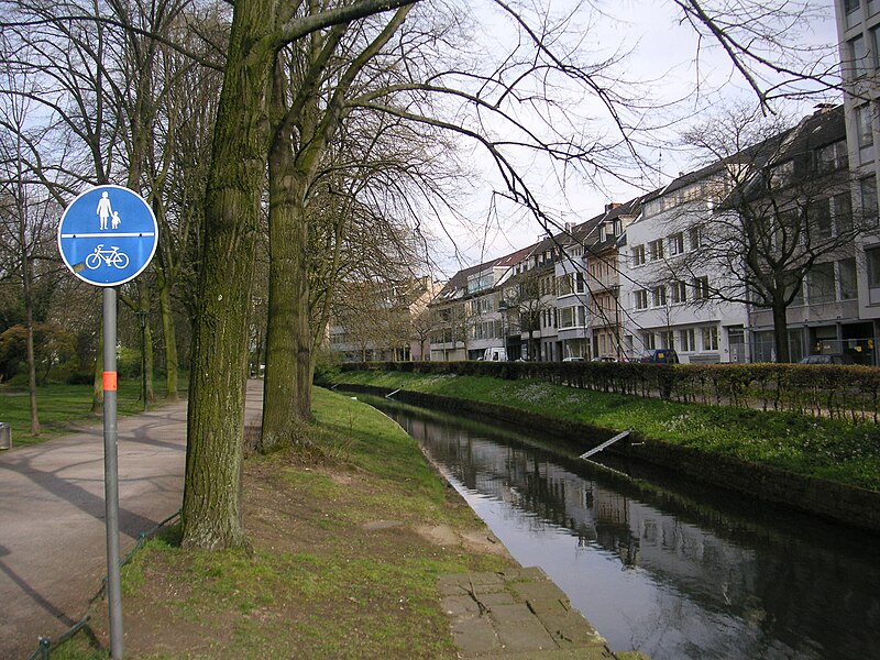 File:Duesseldorf-Pempelfort Louise-Dumont-Str.JPG