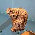 East Greek plastic aryballos - squatting monkey - London BM 1867-0508-868 - 02